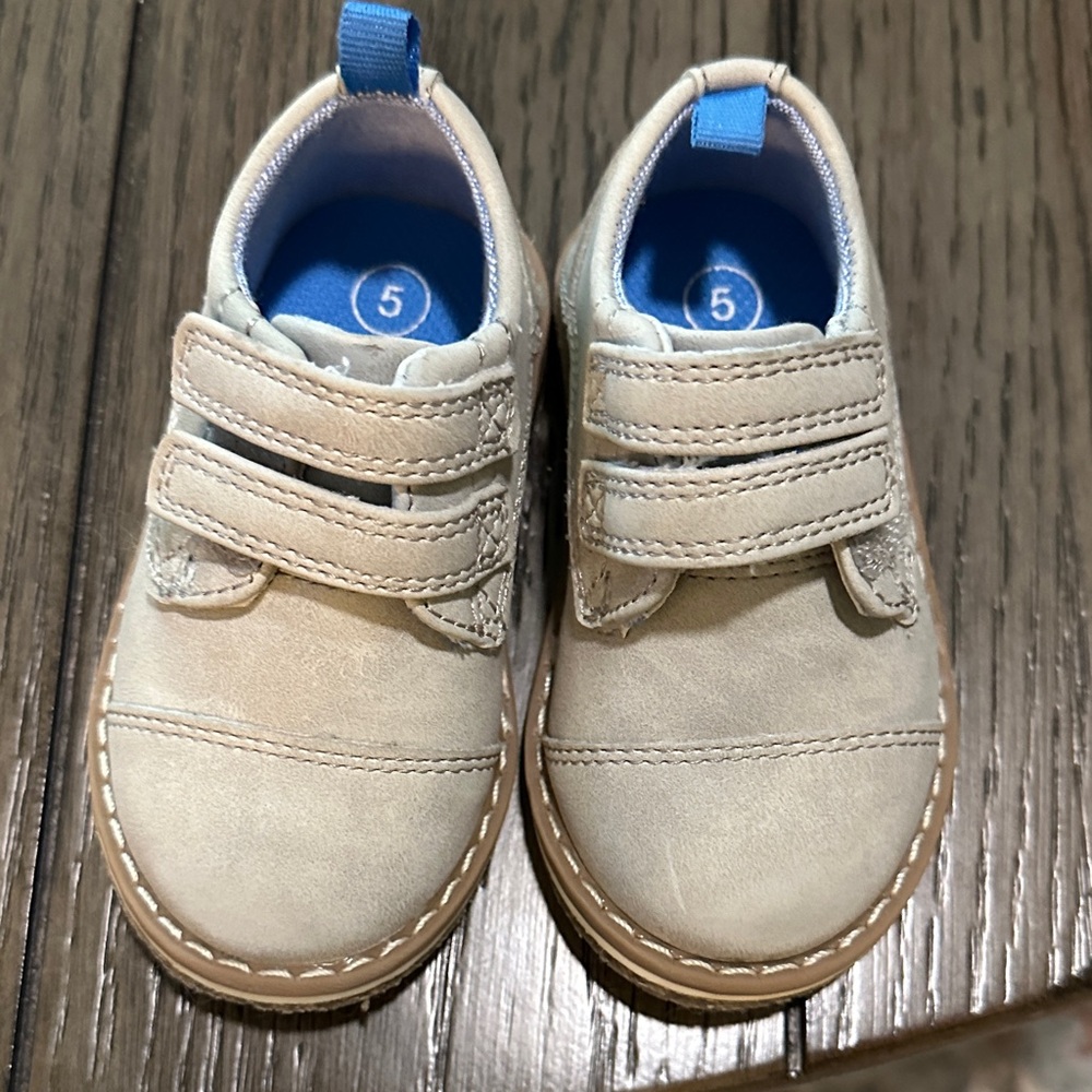 Cat & Jack light grey dress shoes